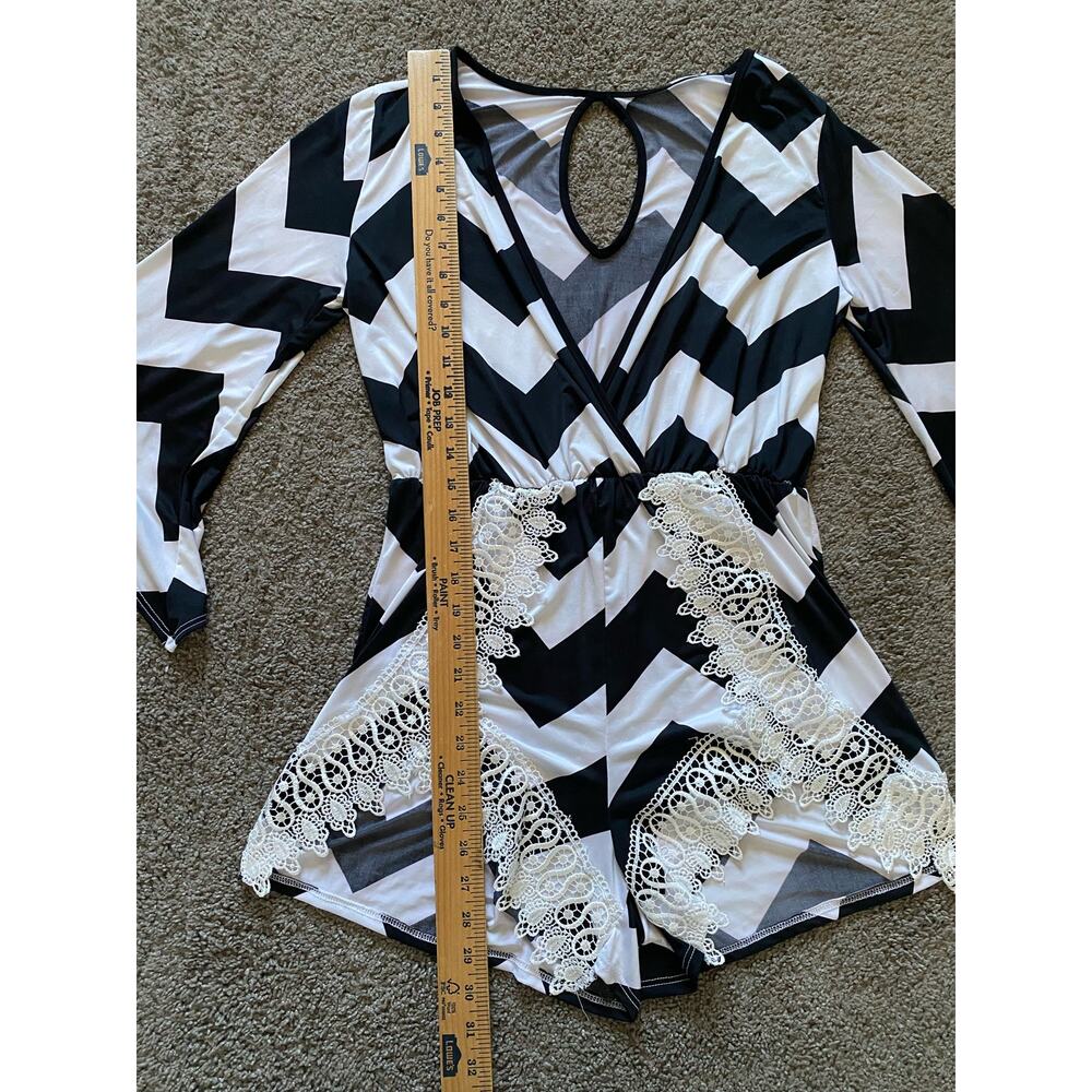Black and White Chevron Print V-Neck Romper- size medium - Picture 2 of 9